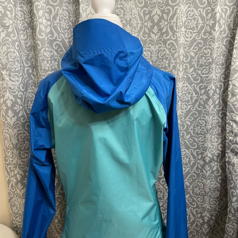Patagonia Blue and Teal Women's Jacket - Picture 10 of 10